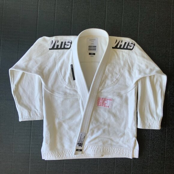 White VHTS gi (2020) - Picture 3 of 3